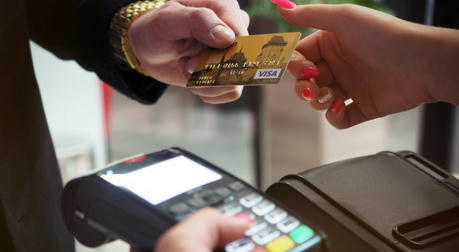 Escape the Credit Card Trap: Smart Strategies When Your Income Stays Flat